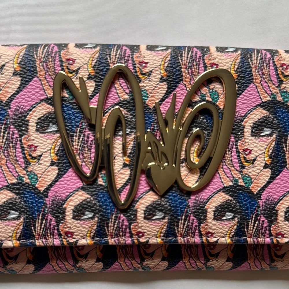 Sandoner Magenta Wallet with Sand Doll Face Design